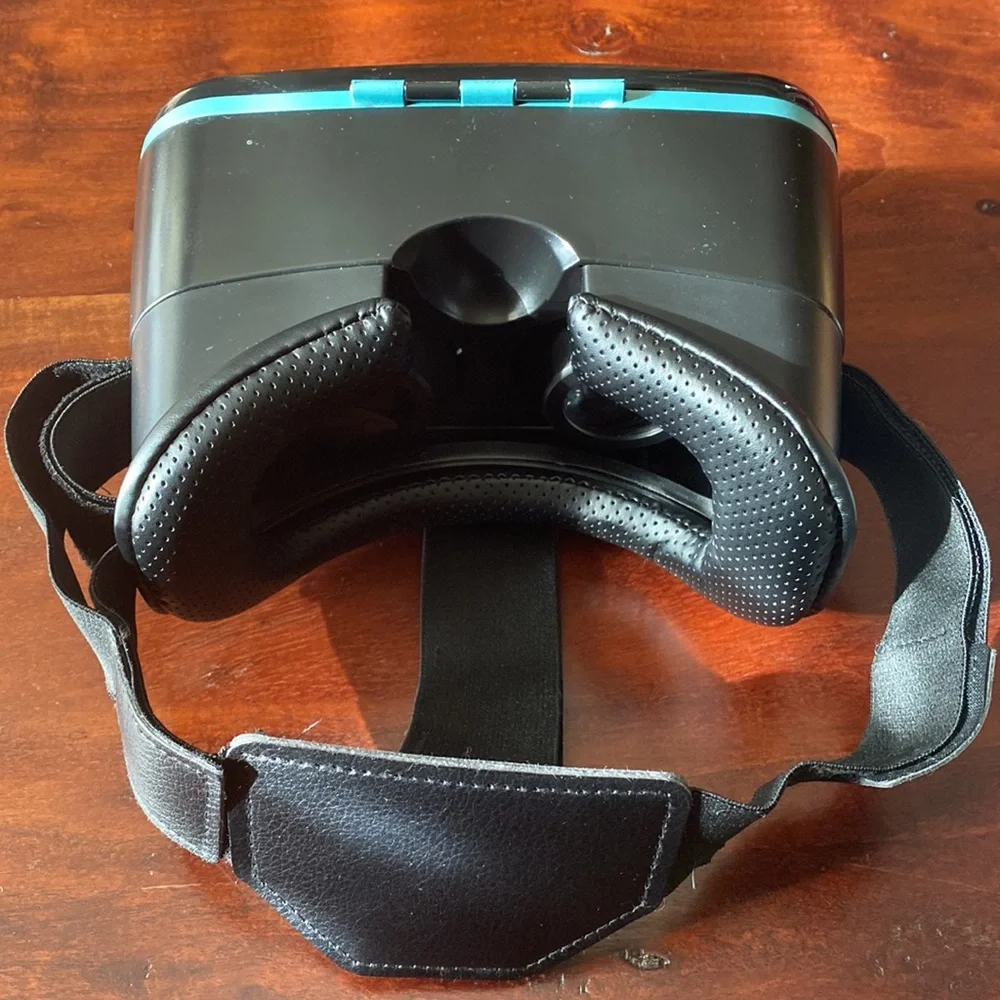 Utopia 360 Phone Inserted VR Headset
